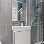 Luxury Flat With Pool Table - Sleeps 8