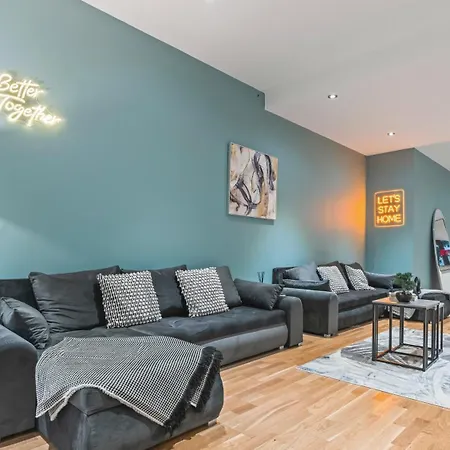 公寓 Luxury Flat With Pool Table - Sleeps 8