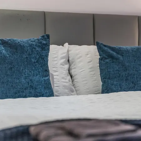דירה Luxury Flat With Pool Table - Sleeps 8 *