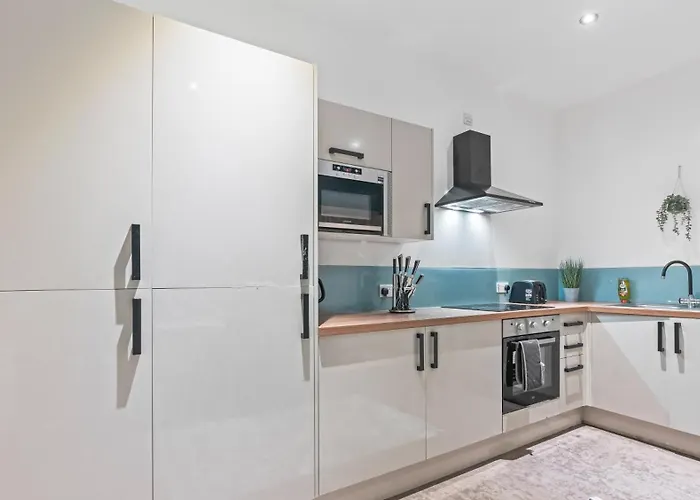 Luxury Flat With Pool Table - Sleeps 8 * Leeds (West Yorkshire)