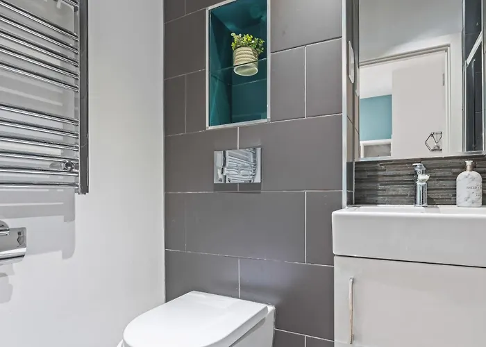 Luxury Flat With Pool Table - Sleeps 8 Appartement