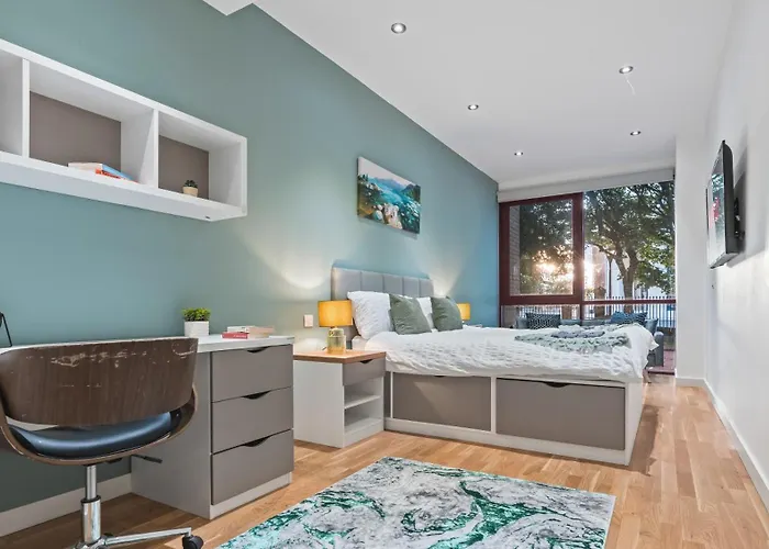 Luxury Flat With Pool Table - Sleeps 8 Appartement *