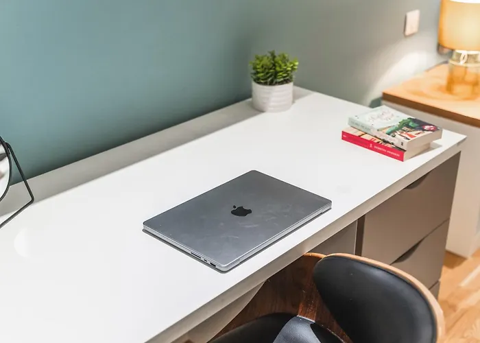 Luxury Flat With Pool Table - Sleeps 8 利兹