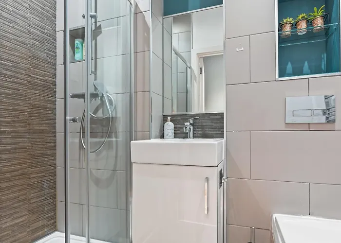 Luxury Flat With Pool Table - Sleeps 8 Appartement