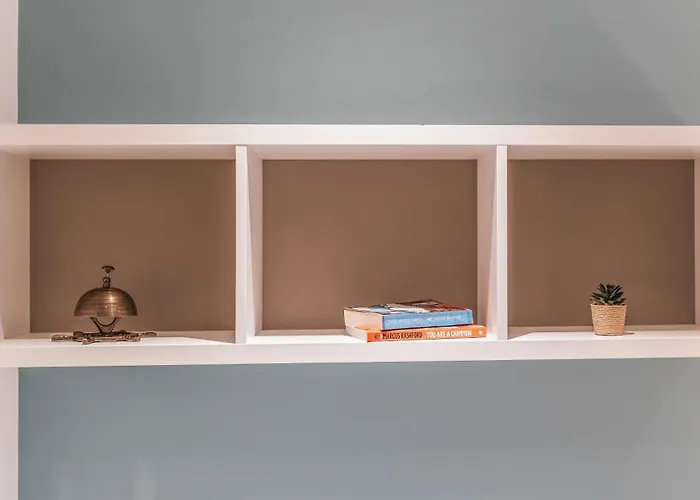 Апартаменти Luxury Flat With Pool Table - Sleeps 8