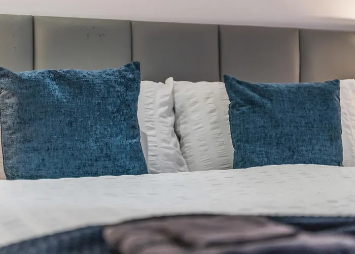 公寓 Luxury Flat With Pool Table - Sleeps 8 *