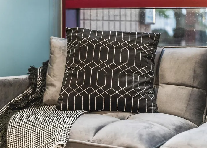 Апартаменти Luxury Flat With Pool Table - Sleeps 8 Лідс