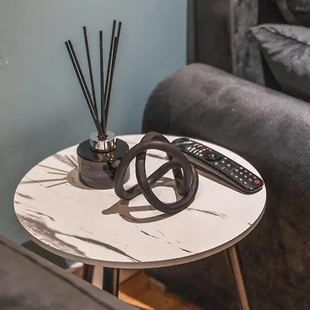 Luxury Flat With Pool Table - Sleeps 8 * Leeds (West Yorkshire)