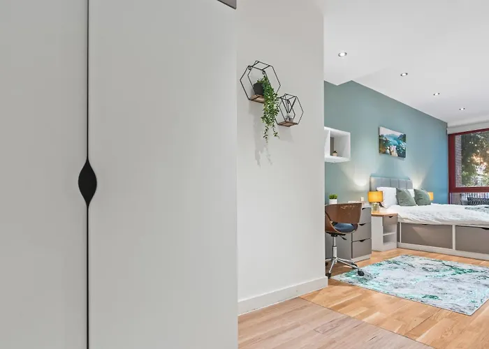 Apartamento Luxury Flat With Pool Table - Sleeps 8 *