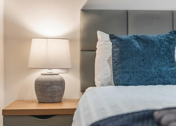 Luxury Flat With Pool Table - Sleeps 8 Apartamento